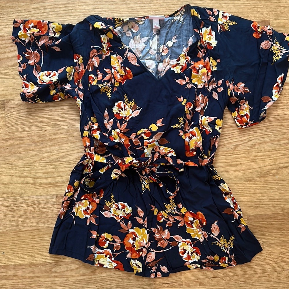 Gently used beautiful maternity blouse by Ingrid and Isabel from Target. SM
